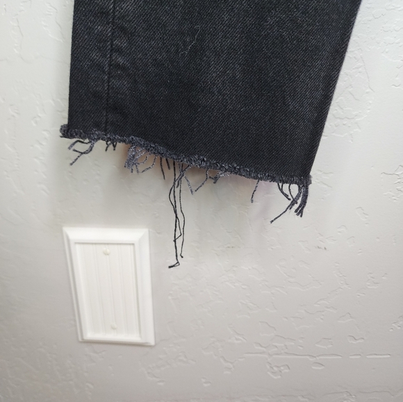 Reformation Black High Rise Raw Hem Crop Jean Size 28 - Picture 4 of 9